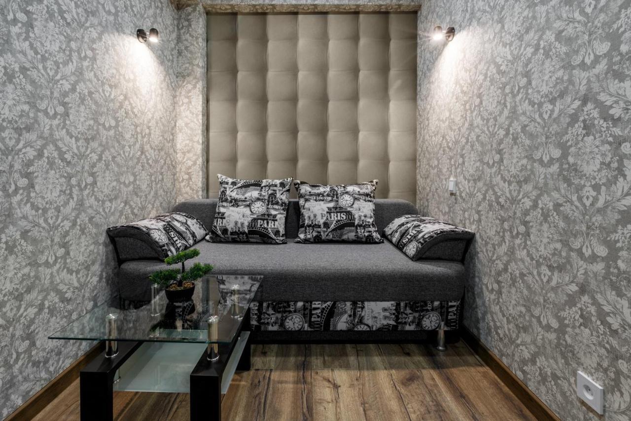 Apartment In The Center! Panoramic Windows! Fireplace! Kischinau Exterior foto