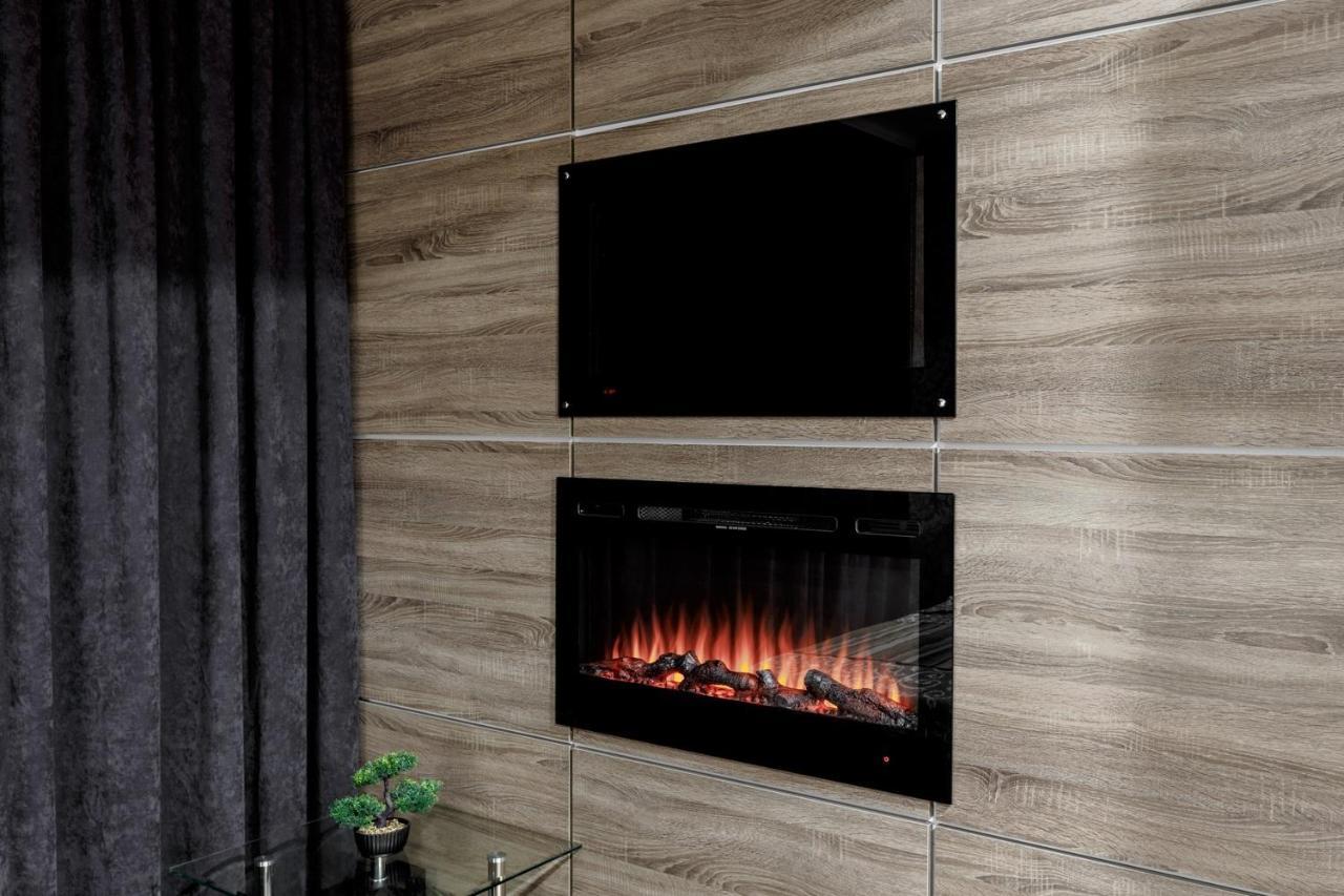 Apartment In The Center! Panoramic Windows! Fireplace! Kischinau Exterior foto