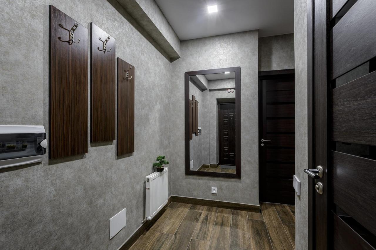 Apartment In The Center! Panoramic Windows! Fireplace! Kischinau Exterior foto